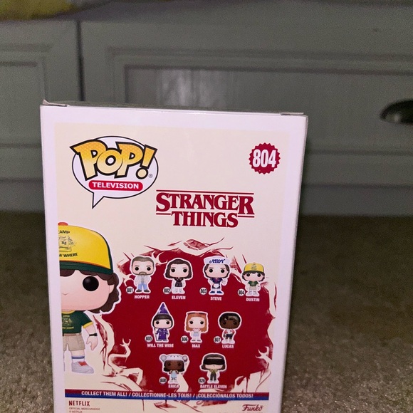 Dustin Stranger Things Funko Pop - Picture 4 of 7